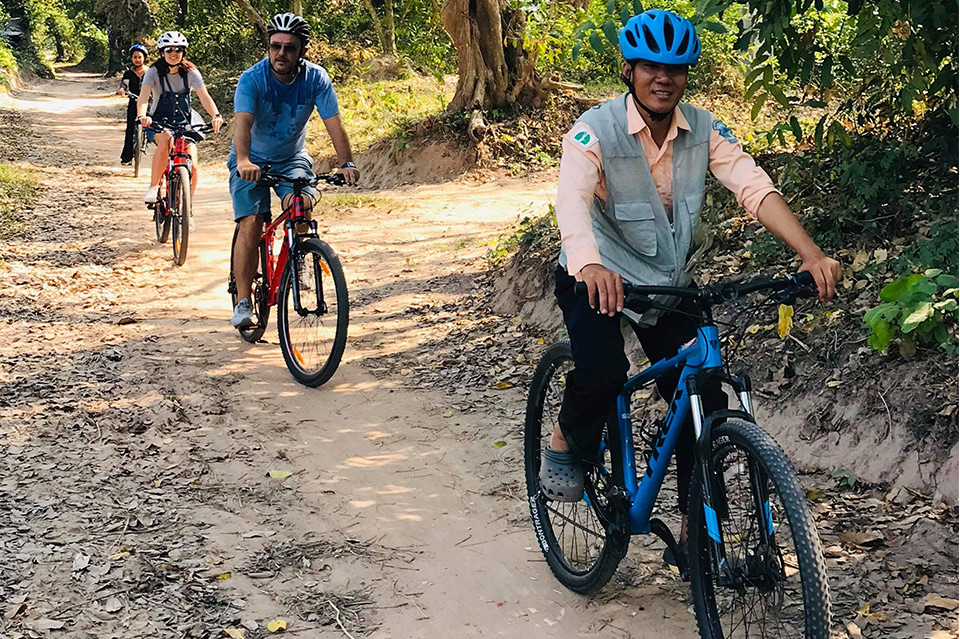 Bike-Tour-Back-Road-Angkor-PH02.jpg