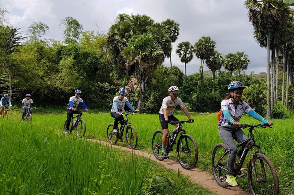 Option 4: Countryside half day tour, Village Chhreav and Vat Po Bantychey